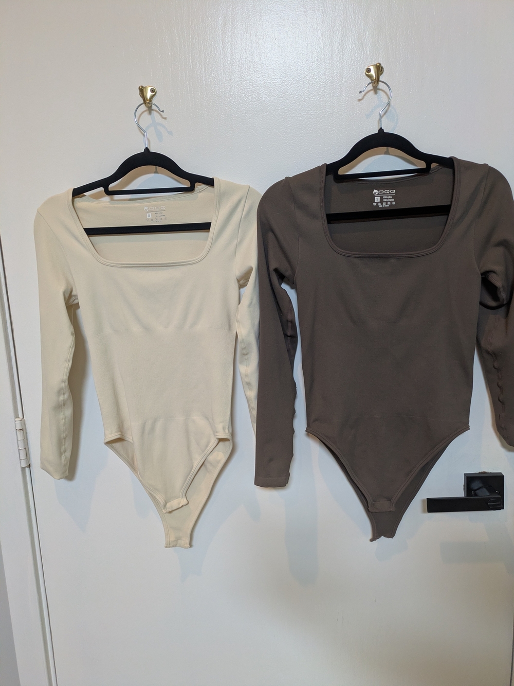 Women’s Long Sleeve Scoop Neck Bodysuit — Cream and Brown